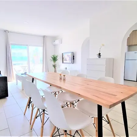 شقة Spacious Lightflooded 2br / Near Center & Harbour