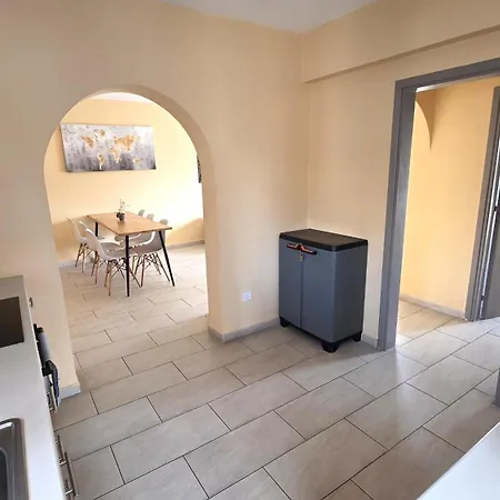 Lägenhet Spacious Lightflooded 2br / Near Center & Harbour