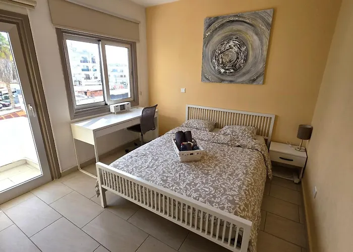 Spacious Lightflooded 2br / Near Center & Harbour *