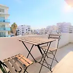 Spacious Lightflooded 2br / Near Center & Harbour * ラルナカ
