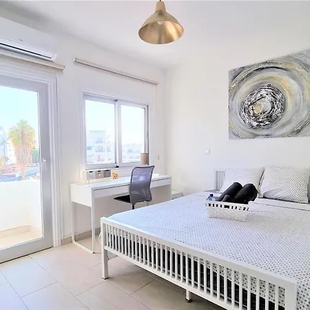 Spacious Lightflooded 2br / Near Center & Harbour * Ларнака