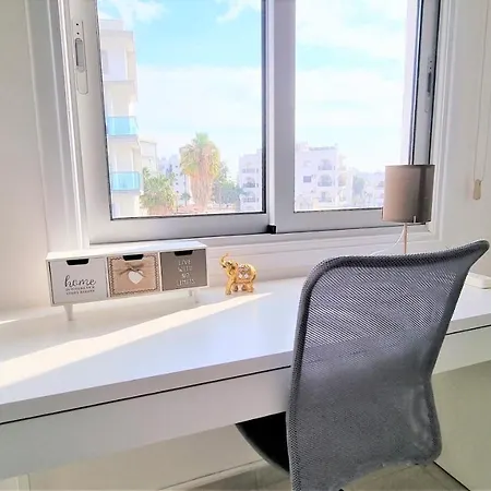 Spacious Lightflooded 2br / Near Center & Harbour * Ларнака