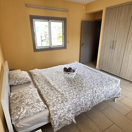 Spacious Lightflooded 2br / Near Center & Harbour アパート ラルナカ