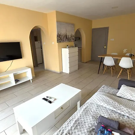 Spacious Lightflooded 2br / Near Center & Harbour