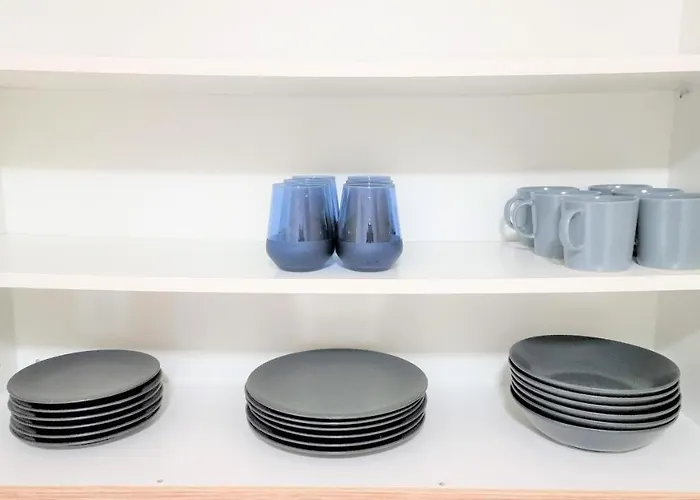 Spacious Lightflooded 2br / Near Center & Harbour * 拉纳卡