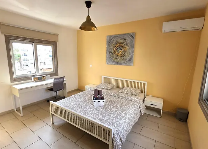 Spacious Lightflooded 2br / Near Center & Harbour