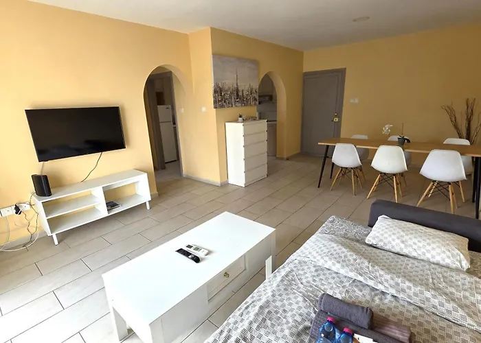 Spacious Lightflooded 2br / Near Center & Harbour